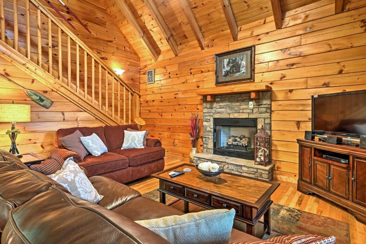 Villa Pigeon Forge Cabin With Hot Tub, Grill And Pool Table! Sevierville Exterior foto